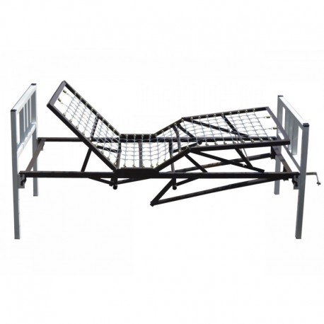 <p>Cama hospitalaria de una manivela y dos posiciones.</p>

<ul><li>Bastidor ajustable de ángulo de acero 1 ¼ x 1 ¼” con 1/8.</li>
	<li>Tela cuadriculada con resortes galvanizados.</li>
	<li>Cabecera y piecera fabricada con tubo cuadrado de 1 ½”, acabado en pintura.</li>
	<li>Tambor fabricado con ángulo de acero de 2” x 1/8”.</li>
	<li>Tela articulada de alambre galvanizado calibre No. 14 sujetada al marco con resortes de 12 vueltas.</li>
	<li>Esquinas de tambor para ensamble o desmontar las cabeceras.</li>
	<li>Manivela cromada para elevación de respaldo, tronco y pies, con posiciones adicionales la cremallera.</li>
	<li>Acabado en pintura en polvo horneada color chocolate, y blanco hueso, con tapones de plástico de polipropileno de alto impacto.</li>
	<li>No incluye colchón</li>
</ul>