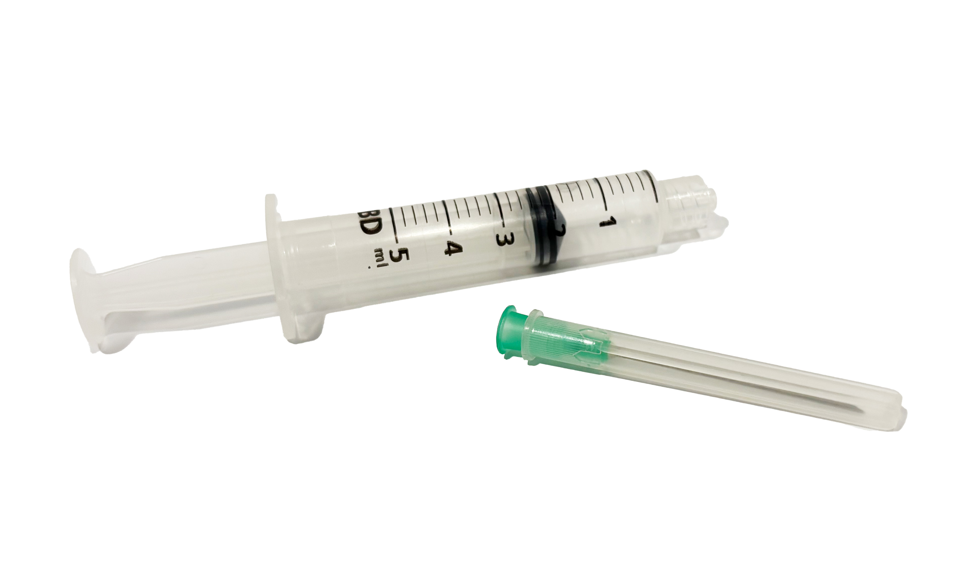 <p>Jeringa de plástico desechable grado médico que no se barre al ensamblar la aguja, permitiendo un ensamble firme y sin fugas con la aguja.</p>
<ul><li>Pivote tipo luer-lock sin rebabas</li>
<li>Escala clara y legible con números y líneas de espesor uniforme</li>
<li>Graduada en ml, con divisiones</li>
<li>Con funda protectora</li>
<li>Estéril</li>
</ul>