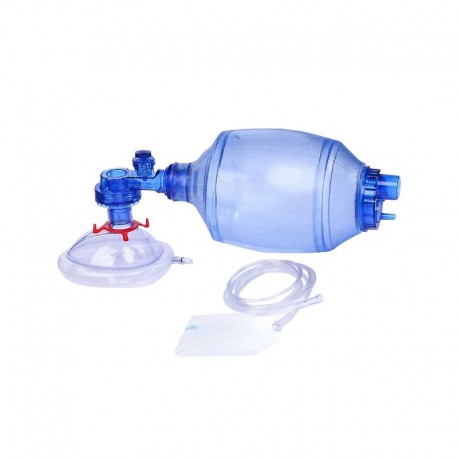 <p>Resucitador manual adulto (AMBU): reanimación manual respiratoria. Set incluye: tubo de oxígeno, bolsa de reserva, mascarilla de PVC 5 #, válvula PEEP y adaptador.<br />
• Volumen: 1630 ml.<br />
• Peso: 600 grs.<br />
• Válvula limitadora.<br />
• Espacio muerto: 7 ml.<br />
• No contiene látex.<br />
• Para pacientes con peso corporal desde 30 kg. (10 años)</p>