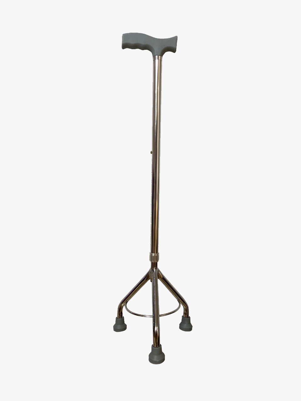 <ul>
<li>Fabricado en aluminio y base acero anodizados ambos.</li>
<li>Bicolor.</li>
<li>Con puño ergonómico en plástico rígido.</li>
<li>Estructura en base de 3 apoyos.</li>
<li>Sistema giratorio para uso de ambos lado (derecho-izquierdo).</li>
</ul>